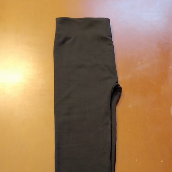 Black Leggings by See You Monday Los Angeles - Picture 2 of 3